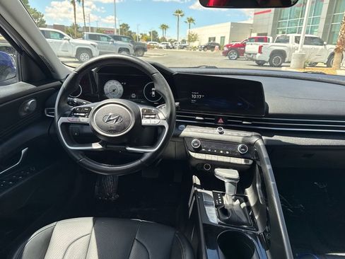 Used 2023 Hyundai Elantra Limited FWD image 17