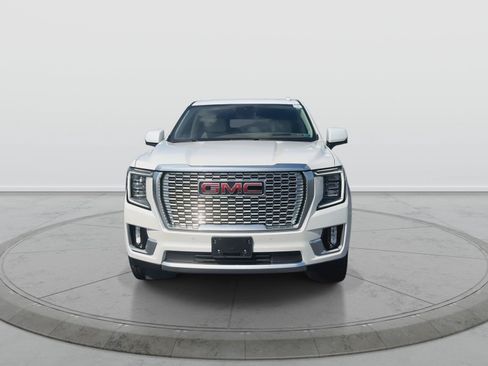 Used 2023 GMC Yukon Denali AWD/4WD image 3