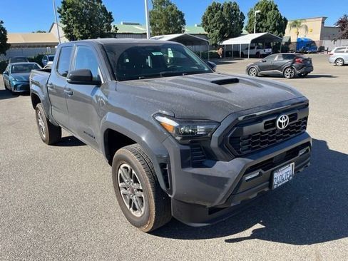 Used 2025 Toyota Tacoma TRD Sport w/ TRD Sport Upgrade Package AWD/4WD image 1