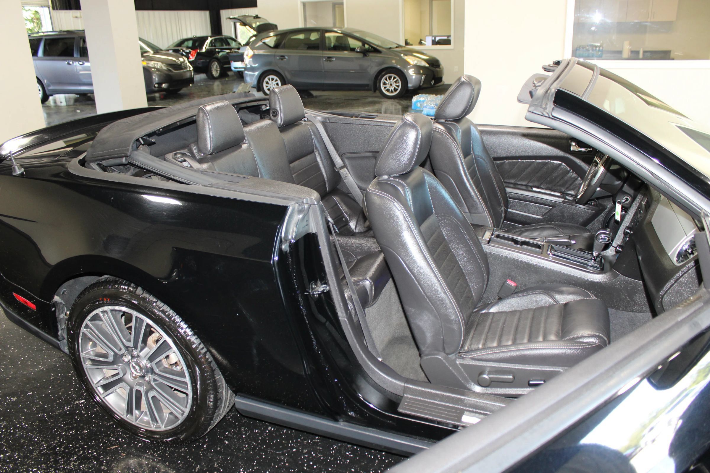 Used 2011 Ford Mustang GT Premium w/ Comfort Pkg RWD image 44