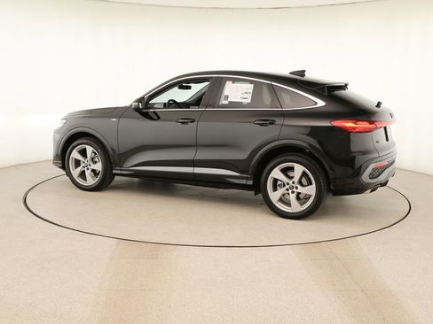 New 2025 Audi Q5 Prestige image 3