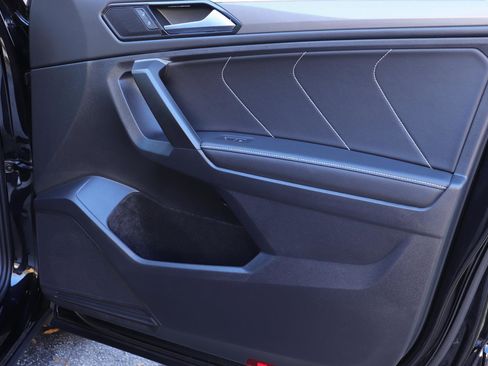 Used 2024 Volkswagen Tiguan SE R-Line image 20