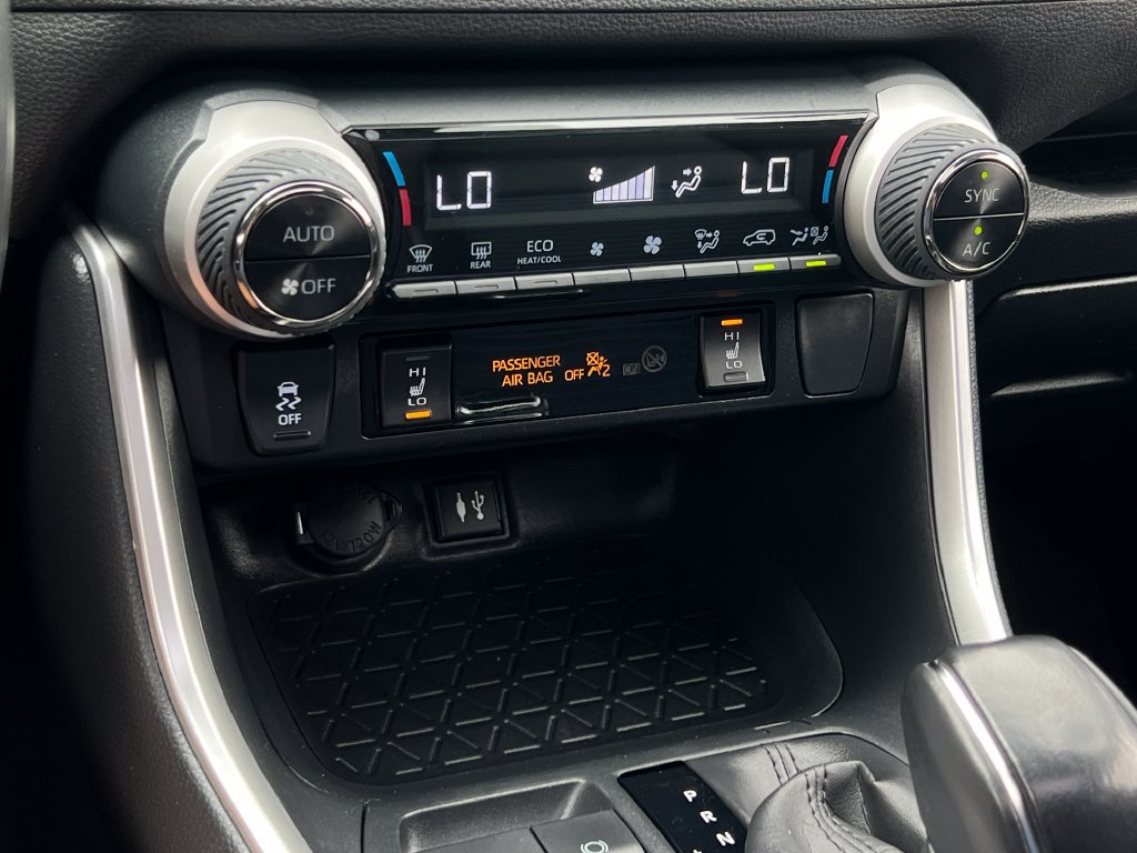 Used 2019 Toyota RAV4 XSE w/ Carpet Mat Package AWD/4WD image 36