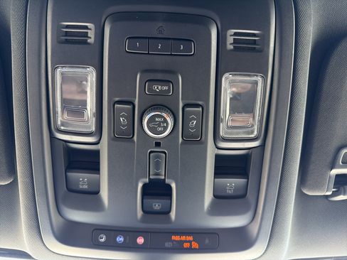 Used 2022 GMC Yukon AT4 w/ AT4 Premium Plus Package AWD/4WD image 24