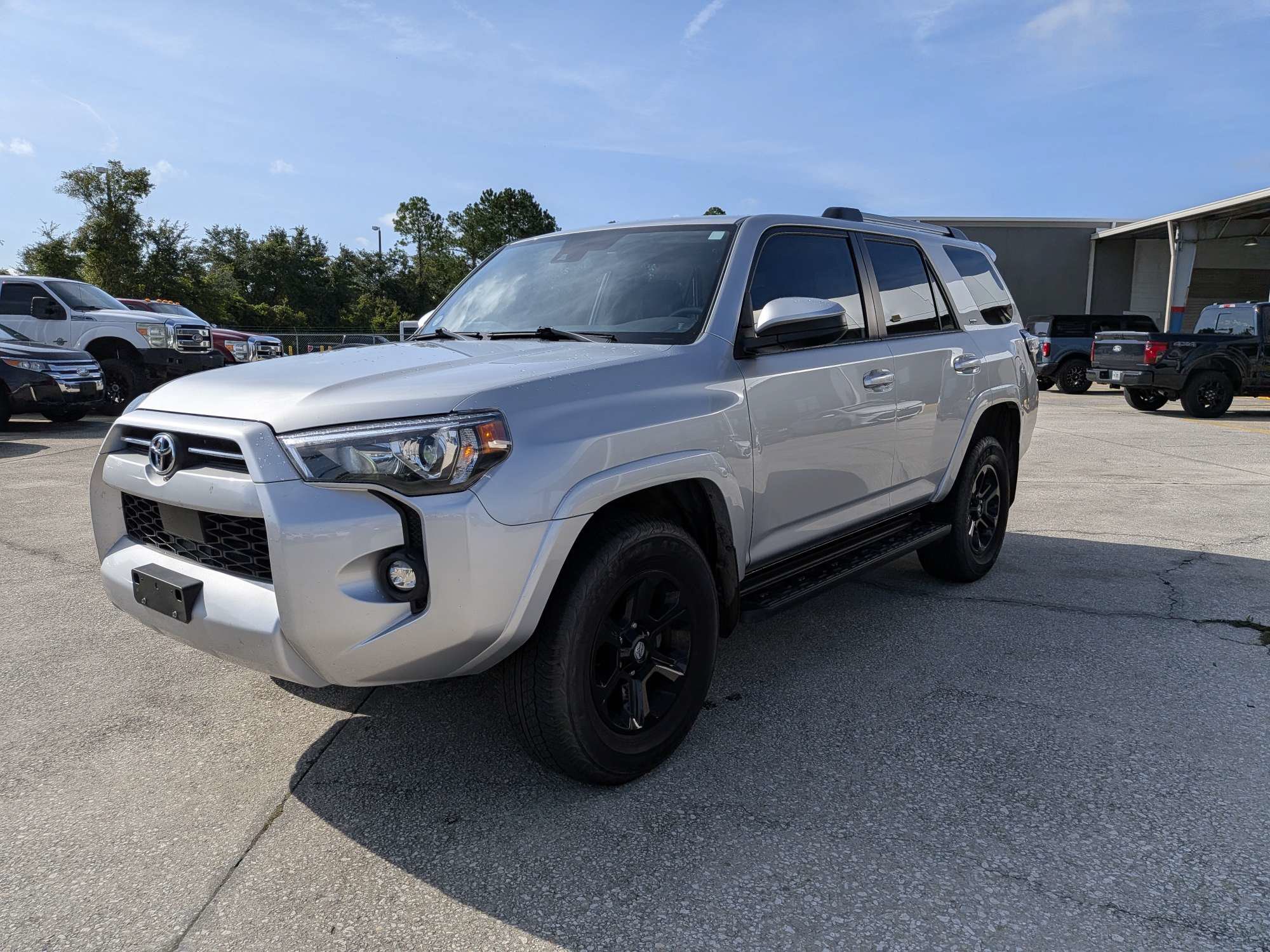 Used 2024 Toyota 4Runner SR5 AWD/4WD image 8