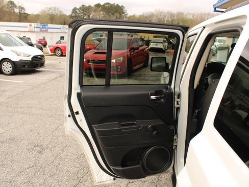 Used 2014 Jeep Patriot Sport FWD image 17