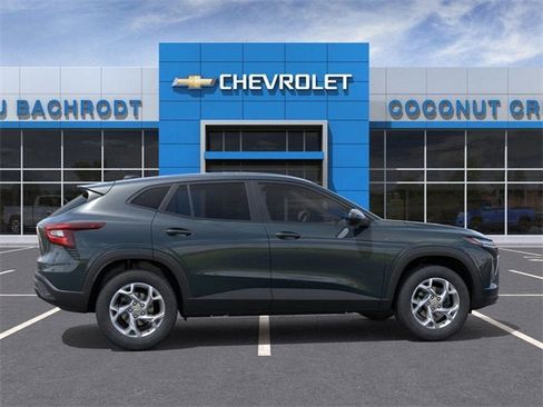 Used 2026 Chevrolet Trax LS w/ LS Convenience Package image 5