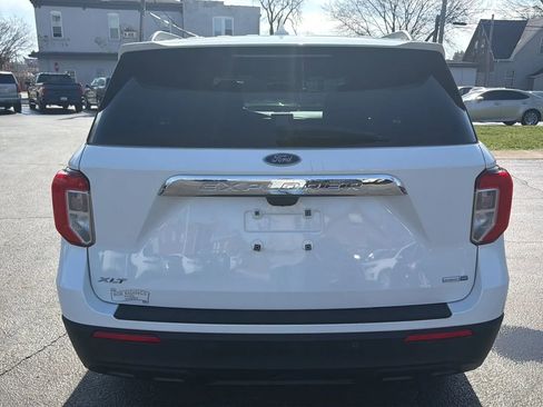 Used 2020 Ford Explorer XLT w/ Comfort Package image 6