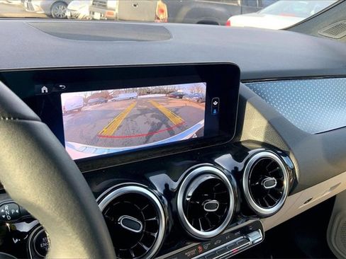 Used 2025 Mercedes-Benz GLA 250 4MATIC image 22