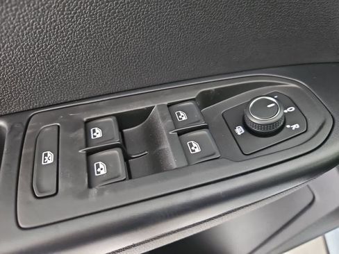 New 2026 Volkswagen Taos SE AWD/4WD image 17