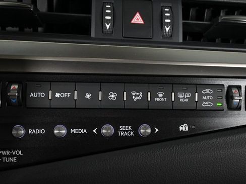 Used 2019 Lexus ES 300h image 26