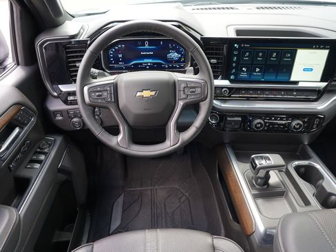 Certified 2025 Chevrolet Silverado 1500 High Country w/ High Country Premium Package AWD/4WD image 21