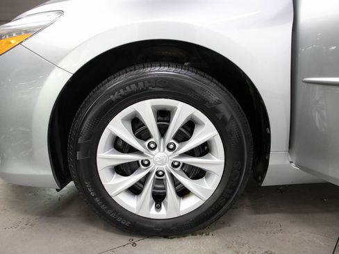 Used 2017 Toyota Camry LE FWD image 27