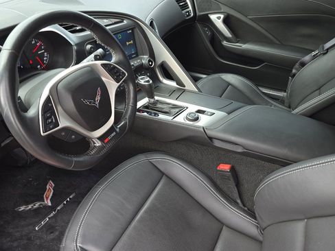 Used 2015 Chevrolet Corvette Z06 w/ 3LZ Preferred Equipment Group RWD image 10