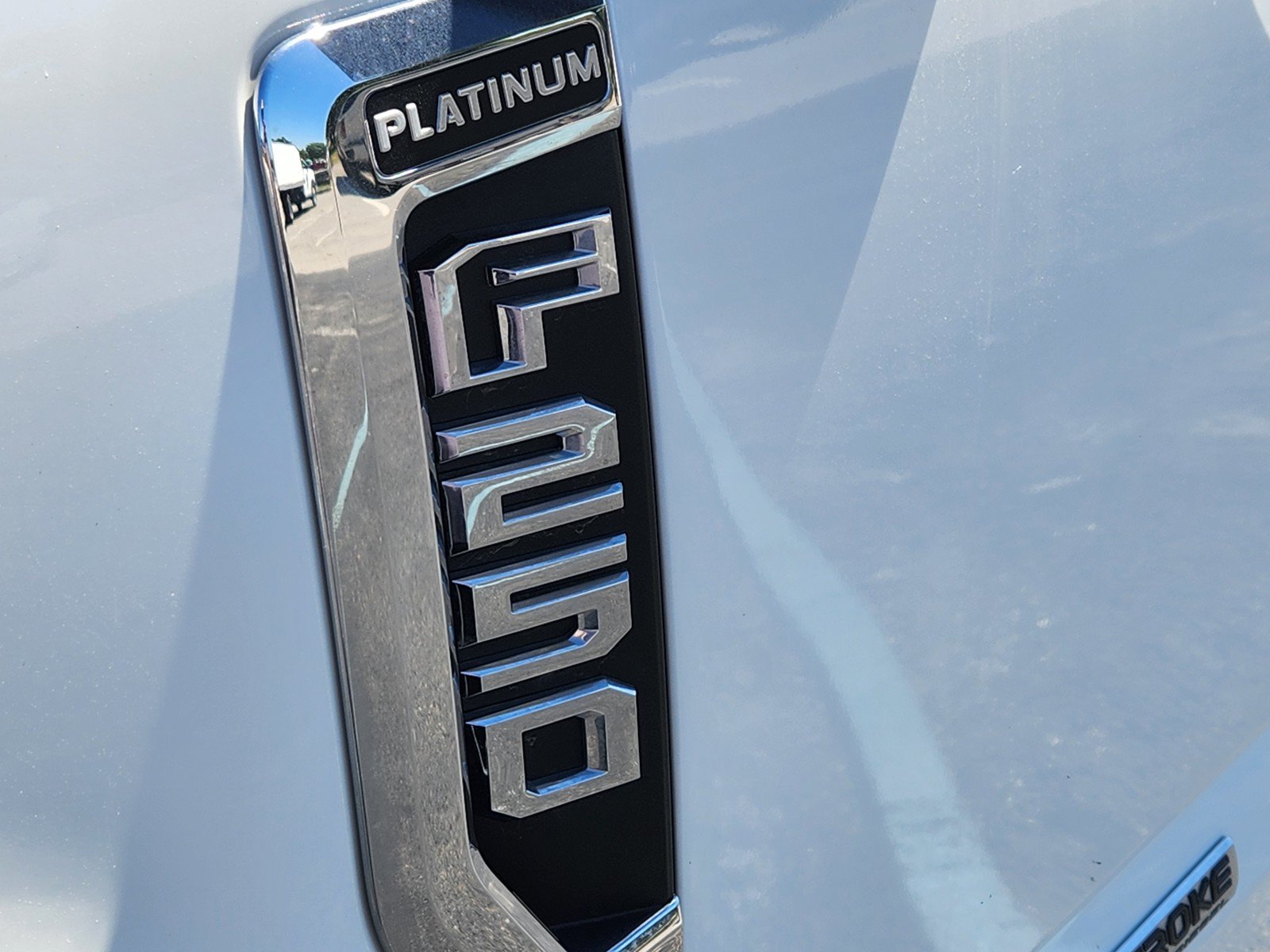 Used 2022 Ford F250 Platinum w/ FX4 Off-Road Package AWD/4WD image 30