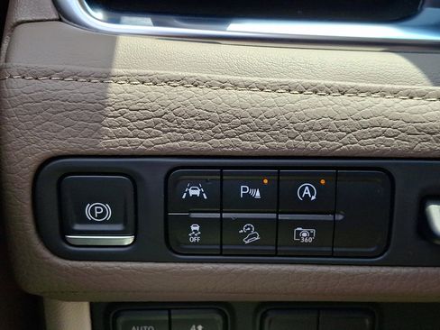 Used 2023 GMC Yukon Denali w/ LPO, Floor Liner Package AWD/4WD image 26