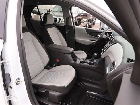 Used 2019 Chevrolet Equinox LT image 24