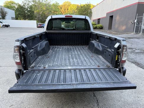Used 2010 Toyota Tacoma 4x4 Access Cab image 12