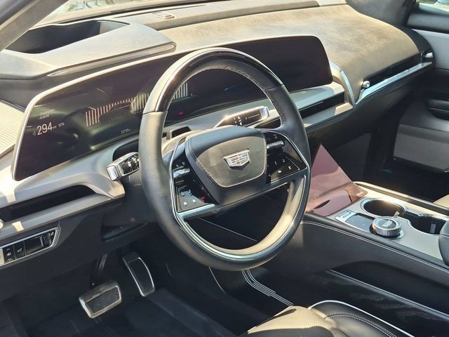 Used 2026 Cadillac Vistiq Platinum w/ LPO, Floor Liner Package AWD/4WD image 11
