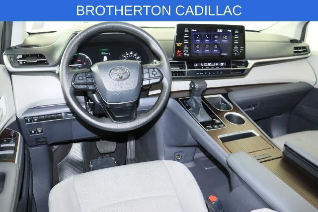 Used 2024 Toyota Sienna LE AWD/4WD image 26