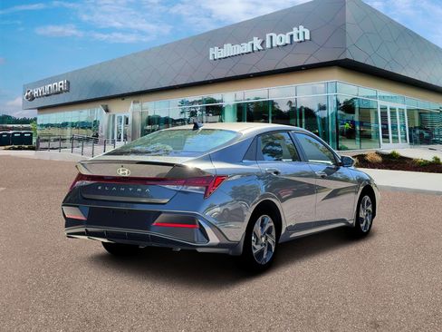 New 2026 Hyundai Elantra SEL Sport FWD image 7