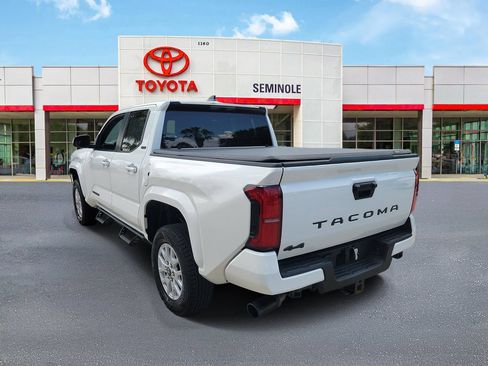 Used 2024 Toyota Tacoma SR5 AWD/4WD image 4