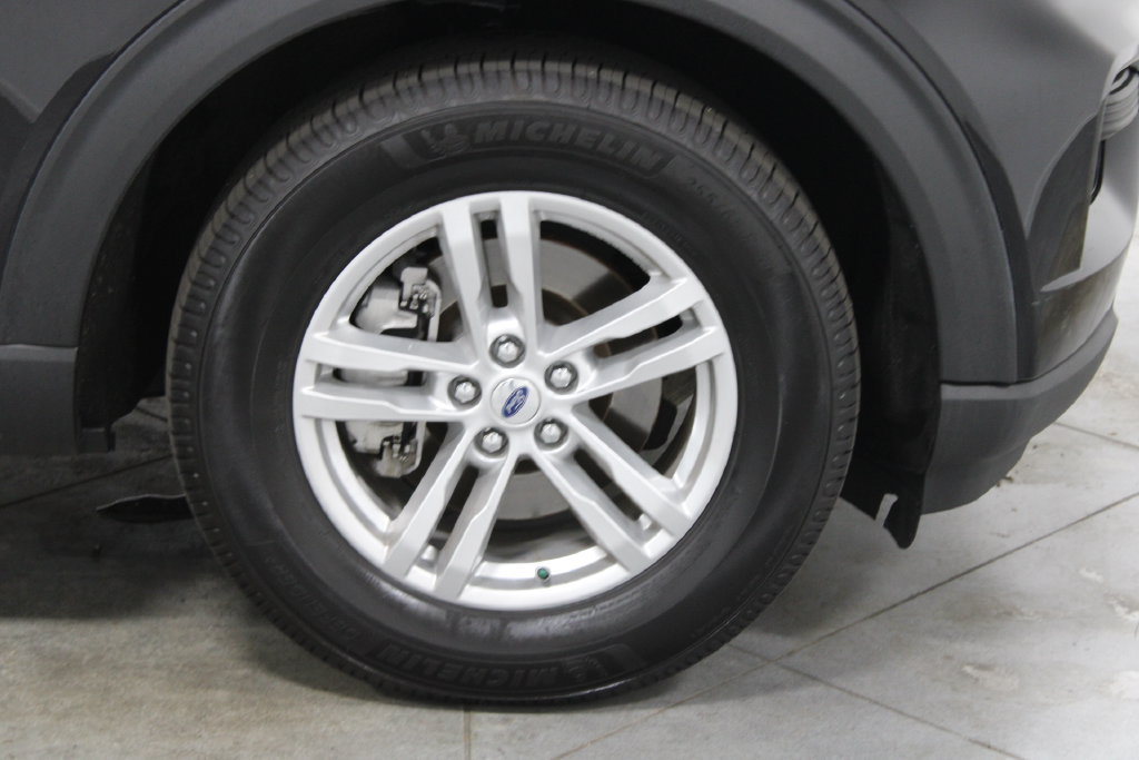 Used 2023 Ford Explorer XLT AWD/4WD image 12