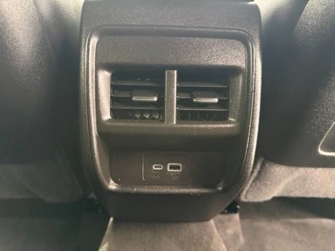 Used 2025 Cadillac XT4 Premium Luxury FWD image 28