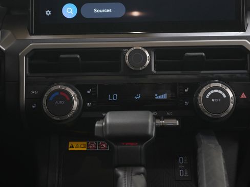 Used 2025 Toyota 4Runner TRD Off-Road Premium AWD/4WD image 16