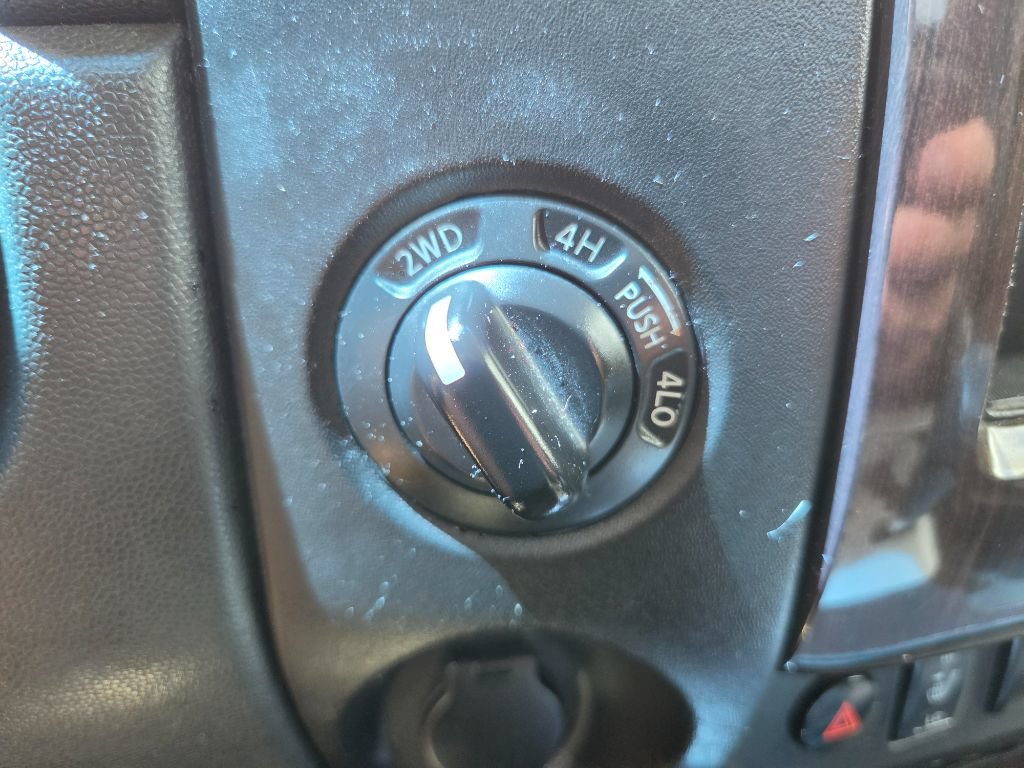 Used 2014 Nissan Titan SL AWD/4WD image 23