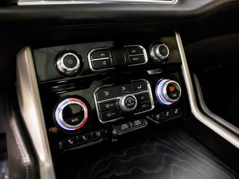 Used 2022 GMC Yukon Denali image 35