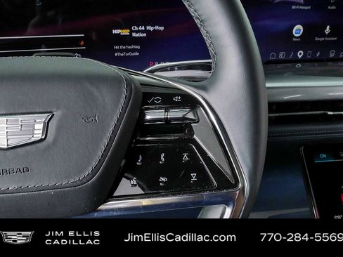 Certified 2025 Cadillac Escalade IQ Luxury 2 w/ LPO, Premium Carpet Package AWD/4WD image 10