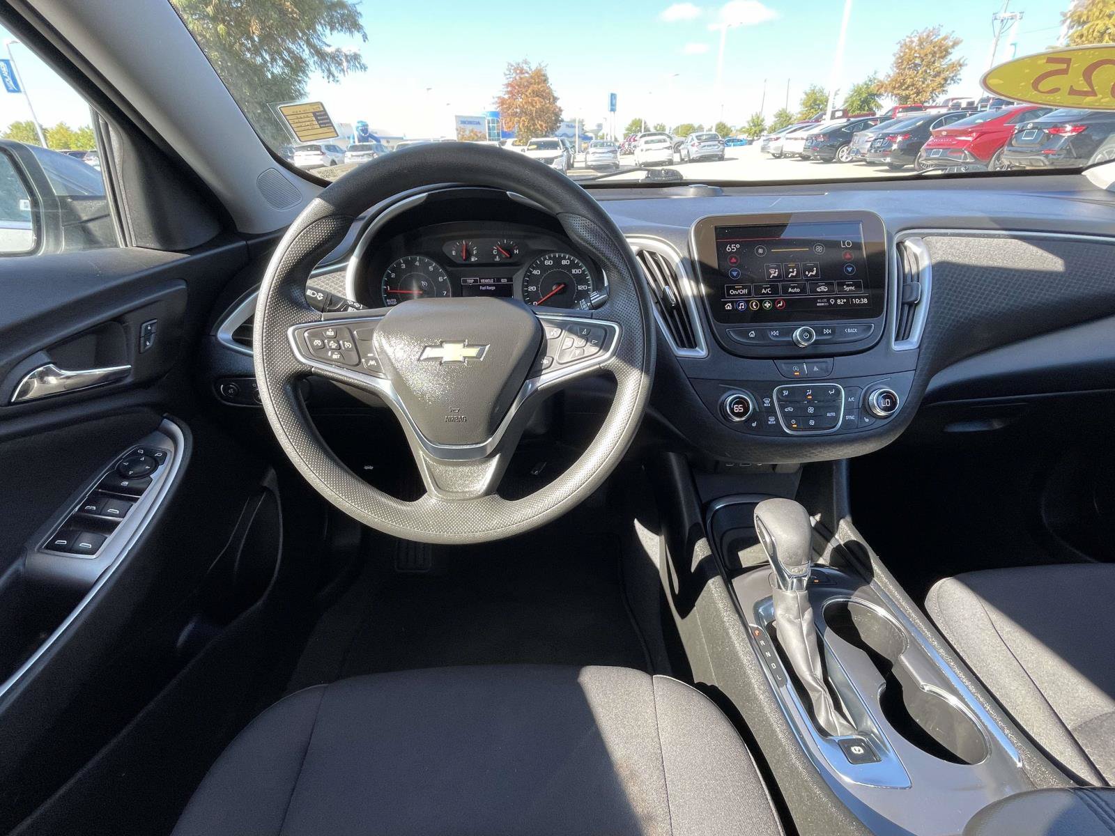 Used 2025 Chevrolet Malibu LT FWD image 11