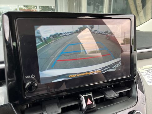 Used 2025 Toyota Corolla LE FWD image 3