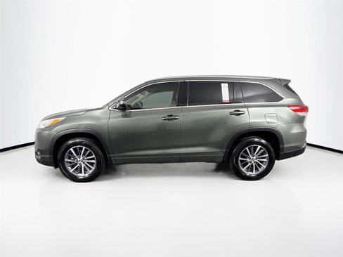 Used 2017 Toyota Highlander XLE FWD image 14