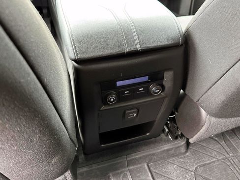 Certified 2023 Chevrolet Traverse LT image 11