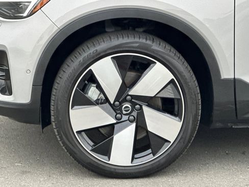 Certified 2023 Volvo XC40 Recharge Ultimate image 12