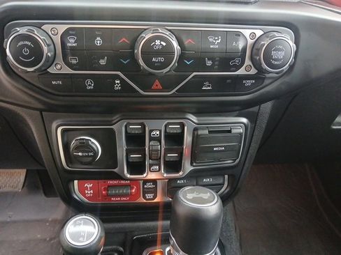 Used 2023 Jeep Wrangler Unlimited Rubicon w/ Steel Bumper Group image 46