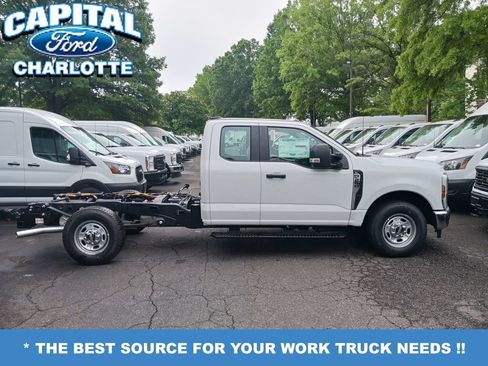 New 2026 Ford F250 XL w/ XL Chrome Package RWD image 4