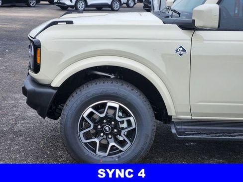 New 2026 Ford Bronco Outer Banks AWD/4WD image 9