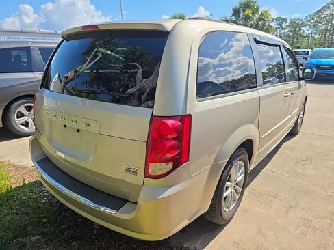 Used 2015 Dodge Grand Caravan SXT FWD image 8