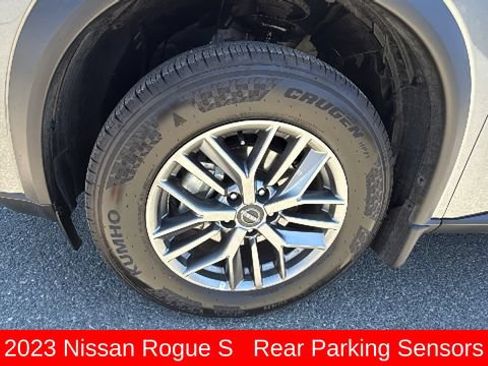 Used 2023 Nissan Rogue S AWD/4WD image 9