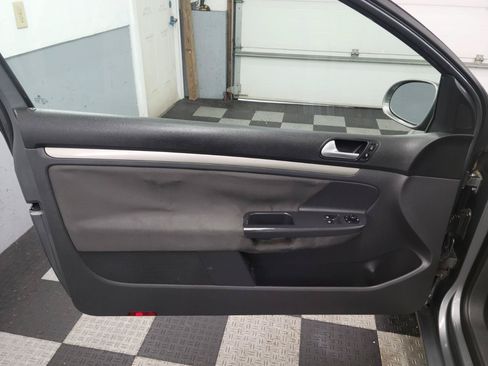 Used 2008 Volkswagen Rabbit S FWD image 20