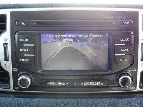 Used 2019 Kia Sportage LX image 14