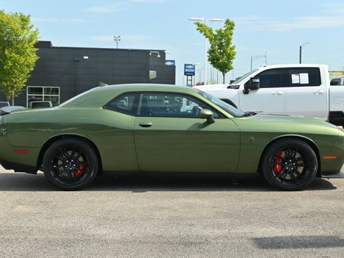 Used 2023 Dodge Challenger SRT Hellcat Redeye w/ Quick Order Package 27M image 18