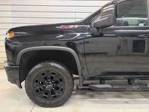 Used 2022 Chevrolet Silverado 2500 LTZ w/ LTZ Plus Package AWD/4WD image 4