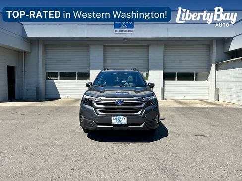Used 2025 Subaru Forester Premium AWD/4WD image 5