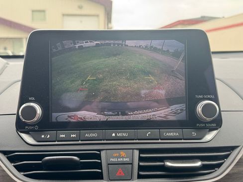 Used 2024 Nissan Altima 2.5 SV FWD image 22