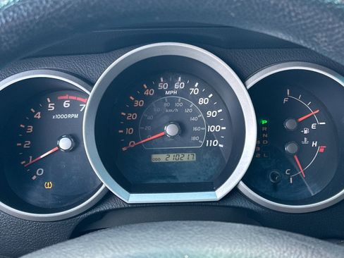 Used 2006 Toyota 4Runner SR5 AWD/4WD image 21