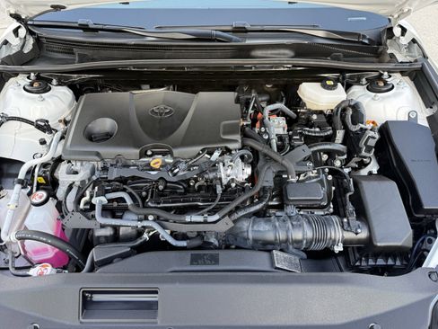 Used 2025 Toyota Camry LE image 34